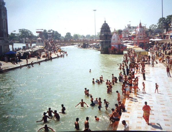 People bathing in the waters of the Ganges